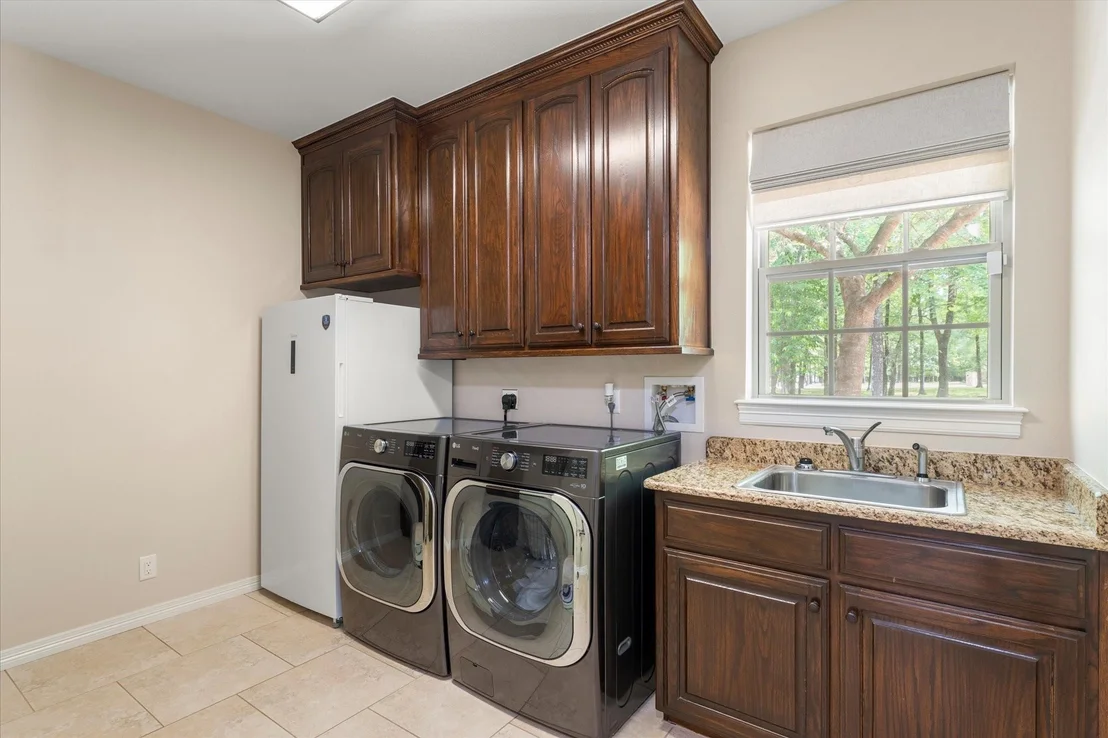 Photo of 1215 PR 5980
