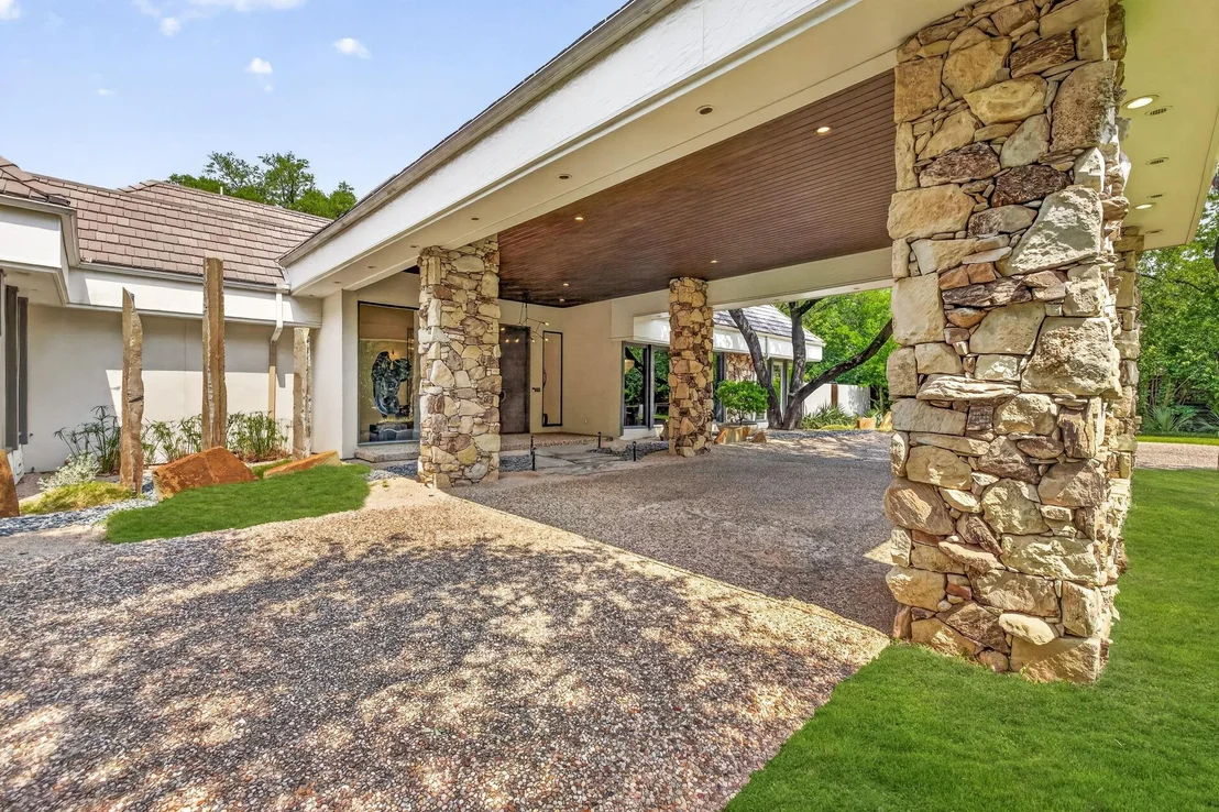 Photo of 5205 Royal Lane