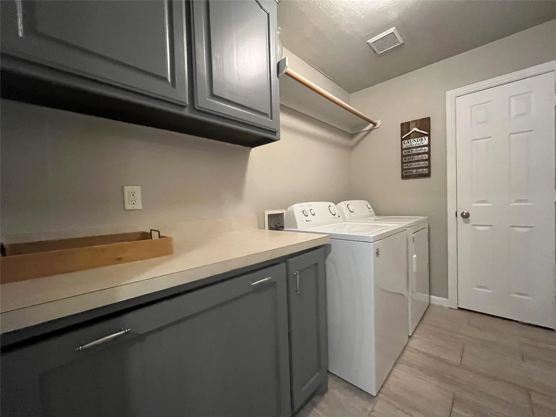 Photo of 106 Meadowlark Drive