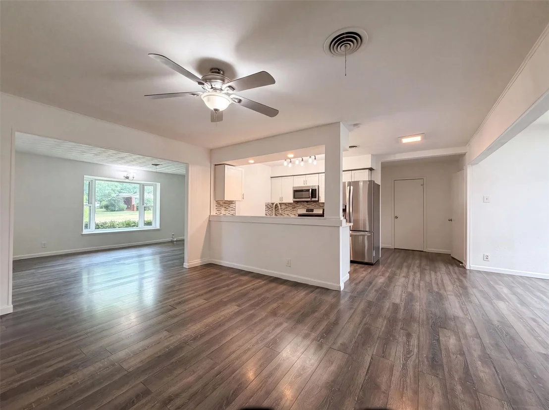 Photo of 1805 Brookview Drive