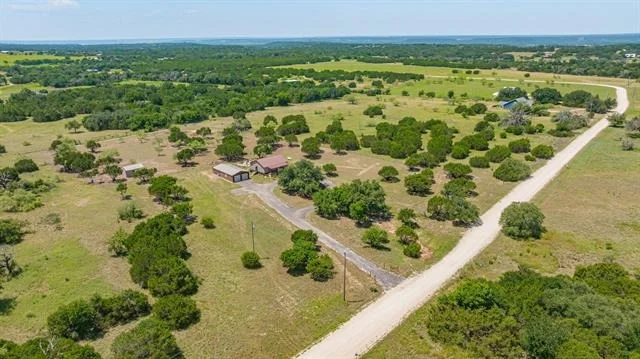 Photo of 1271 Private 2120 Road