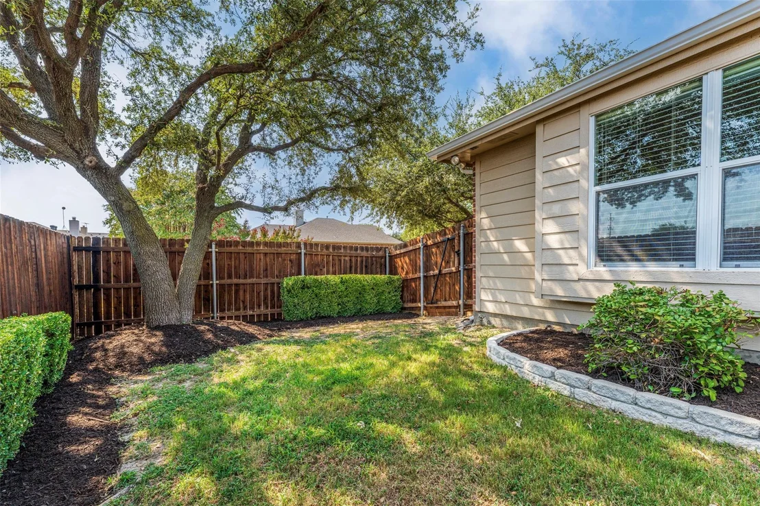 Photo of 6633 Chalk River Drive