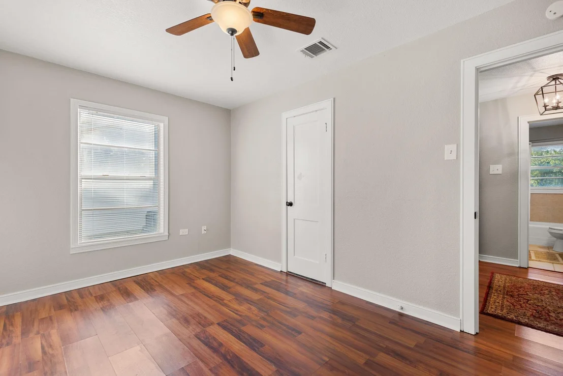Photo of 2921 Summer Avenue