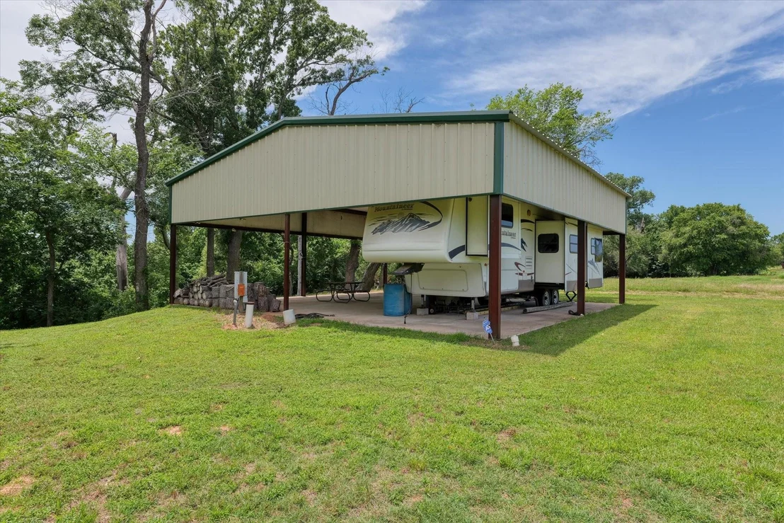 Photo of 505 River Road