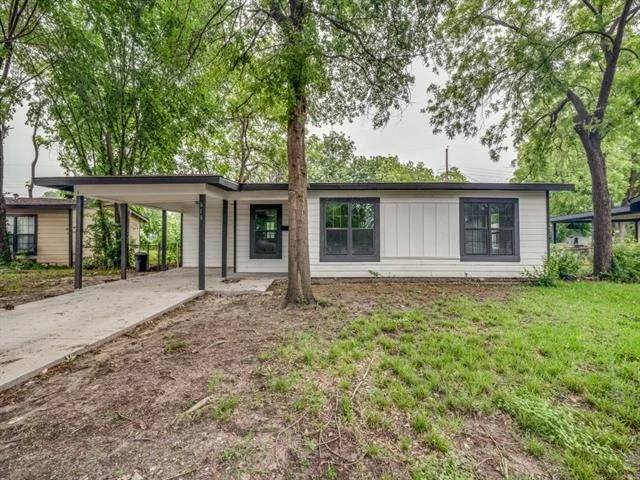Photo of 616 Leyenda Drive