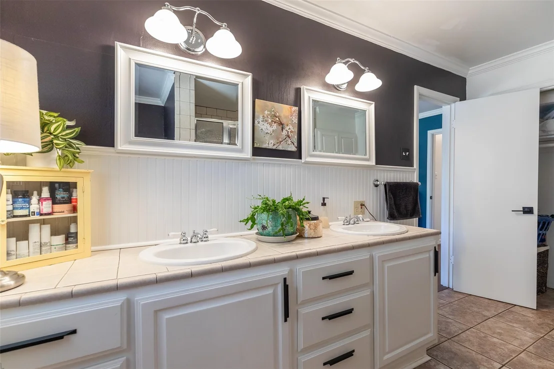 Photo of 1801 Sylvan Drive