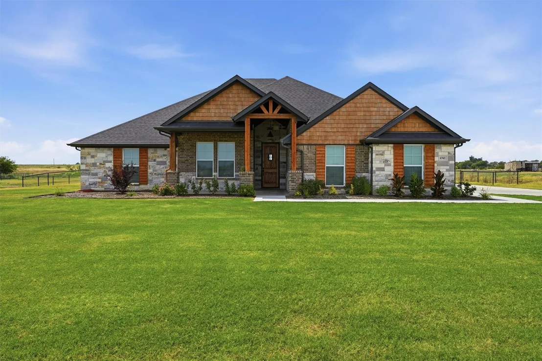 Photo of 6941 Eagle Creek Drive