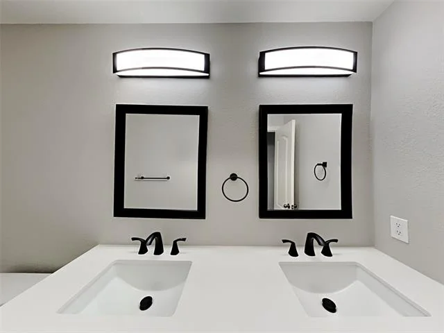 Photo of 2161 Lone Pecan Drive