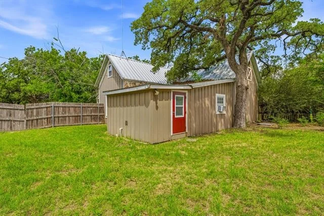 Photo of 307 N Oak Lane
