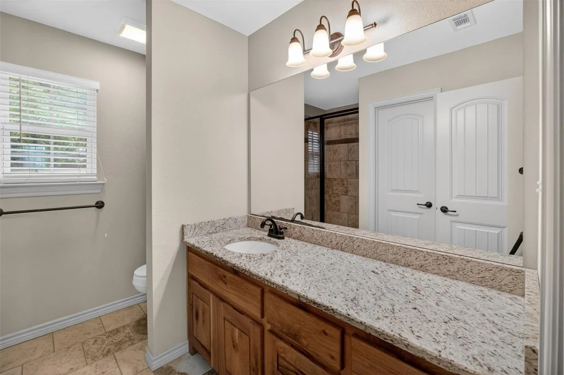 Photo of 505 E 5th Street
