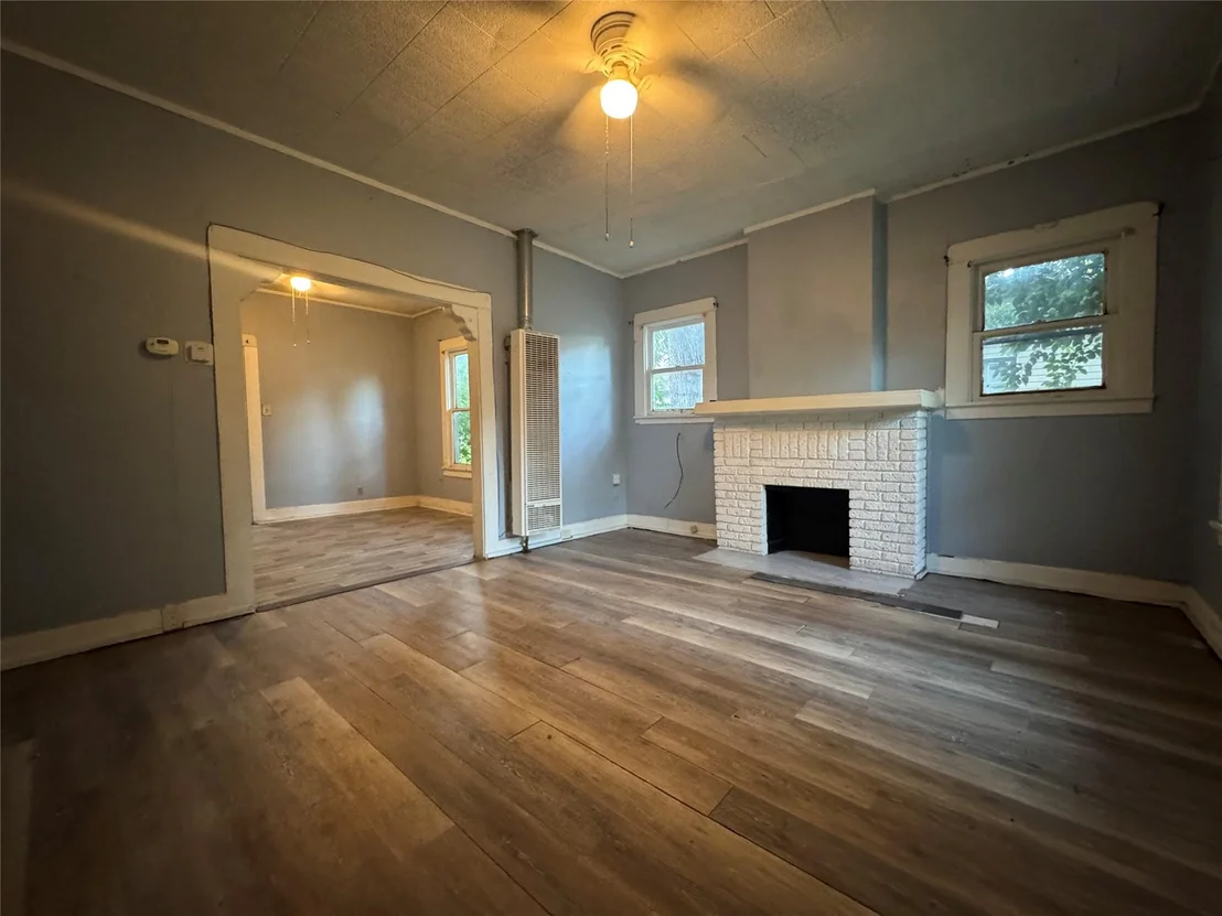 Photo of 2721 Homan Avenue