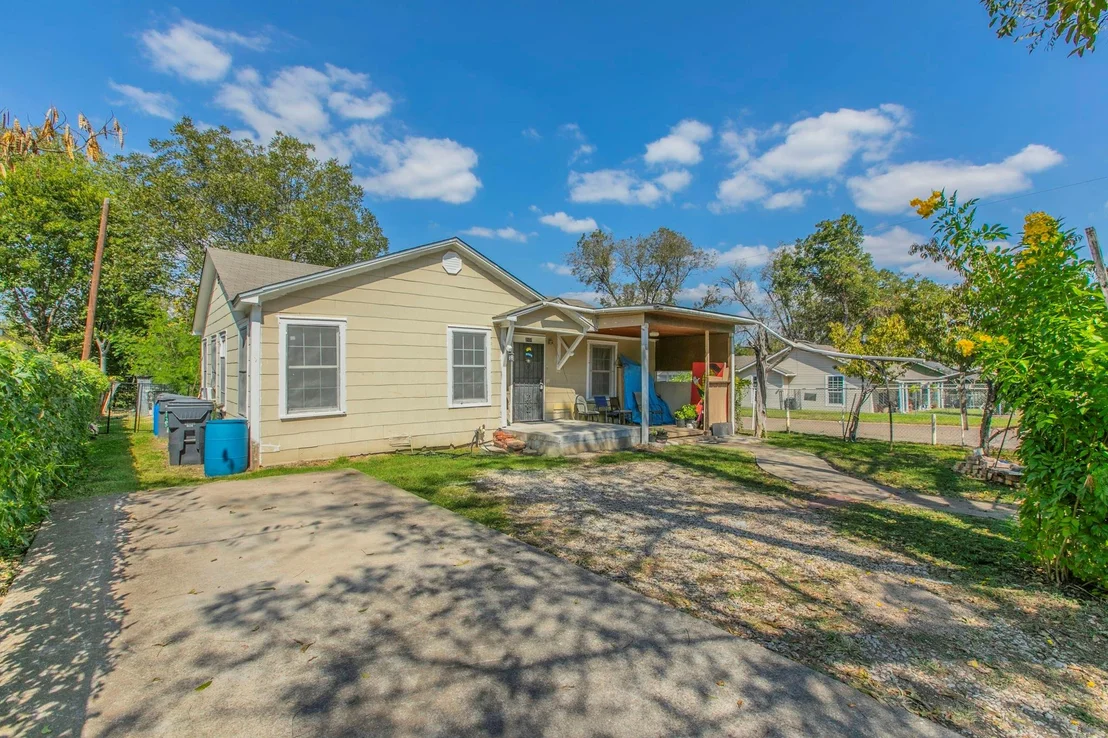 Photo of 2101 Pine Avenue