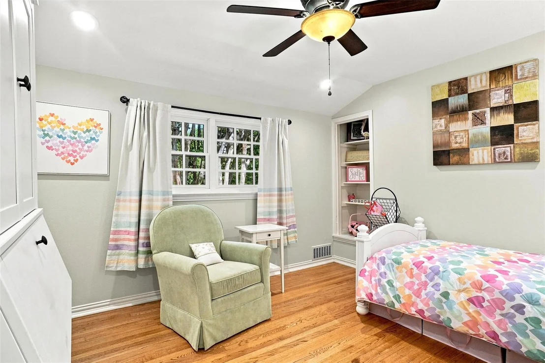 Photo of 933 Blue Lake Circle
