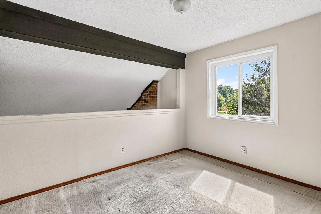 Photo of 3302 Ivanhoe Lane