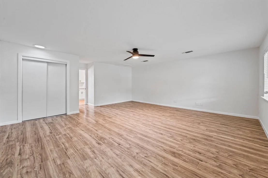 Photo of 600 Circleview Drive N