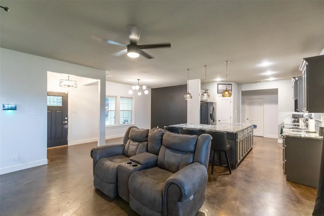 Photo of 901 Kelley Lane