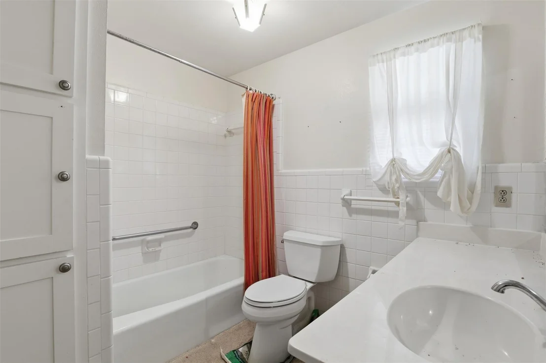 Photo of 820 Goshen Road