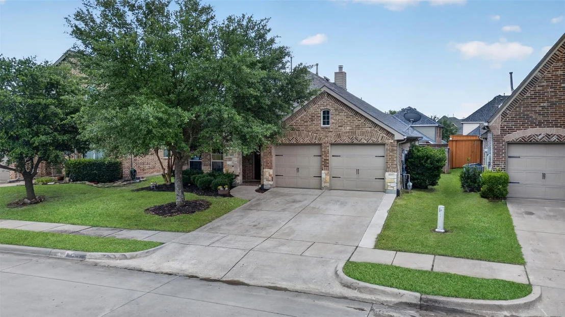 Photo of 1013 Somerset Circle