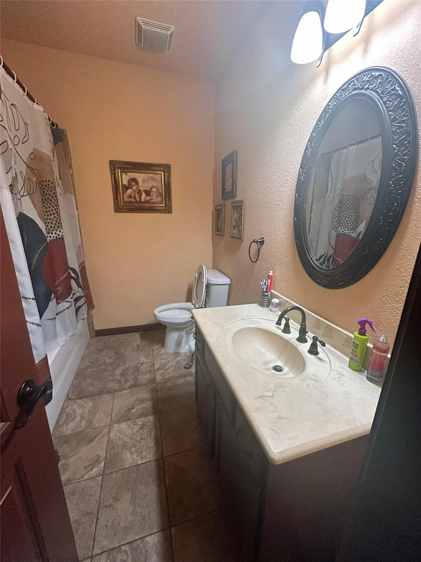 Photo of 1055 Chartres