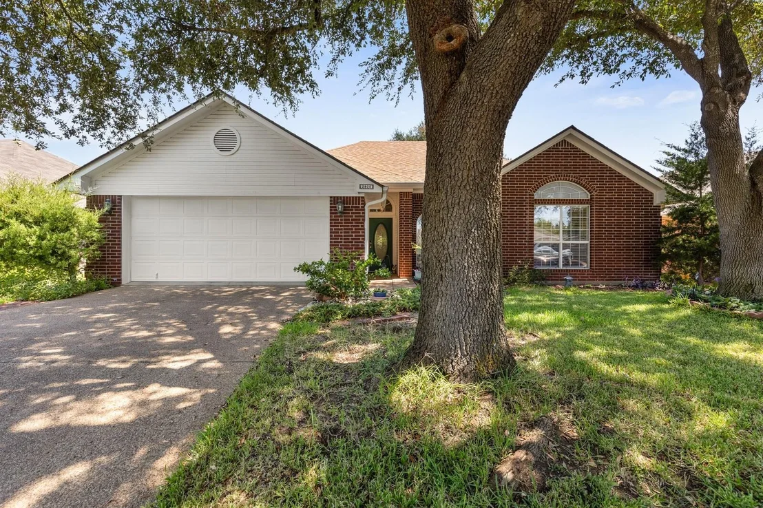 Photo of 2800 Comanche Trail