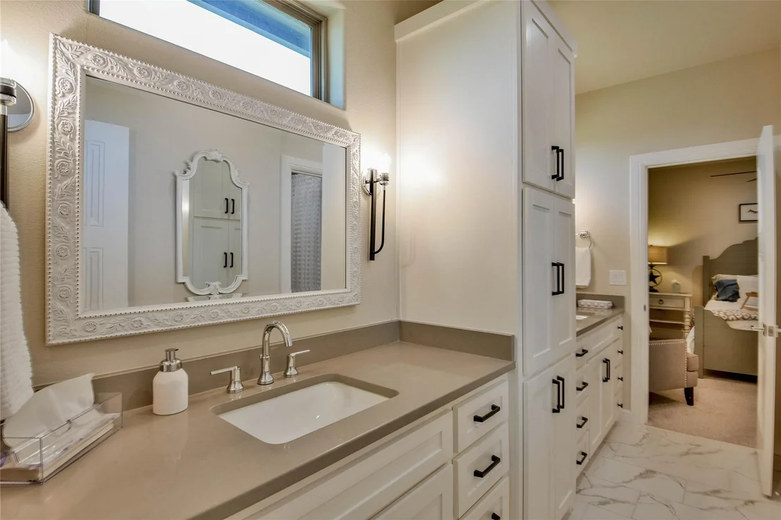 Photo of 8021 White Drive