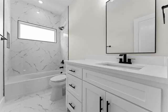 Photo of 3825 Williamsburg Drive
