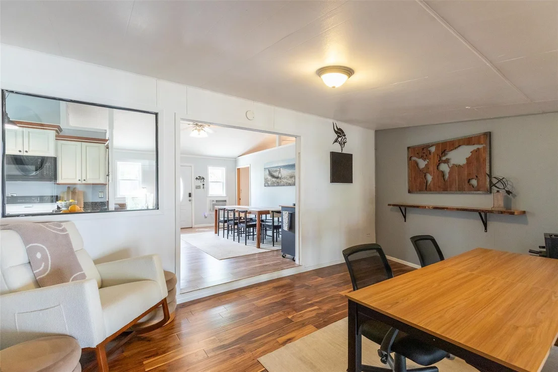 Photo of 9732 Cove Road