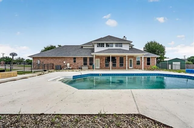 Photo of 2212 Summit Drive
