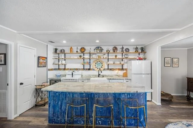 Photo of 333 Lakeview Drive