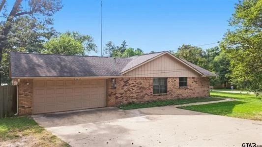 Photo of 546 Woodside Drive