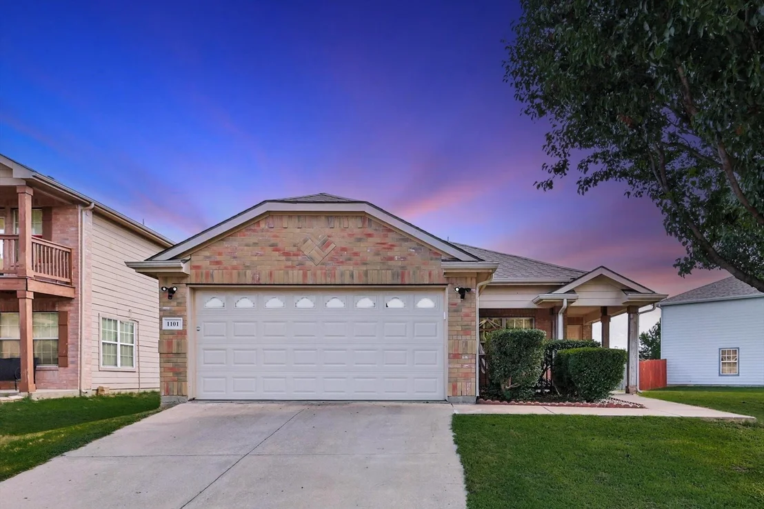 Photo of 1101 Castle Top Drive