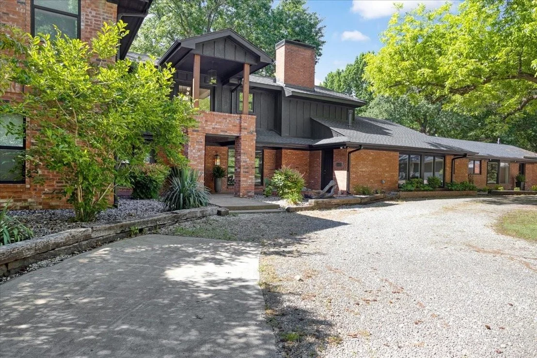 Photo of 1000 Yorkshire Drive