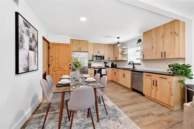 Photo of 5917 Maple Lane