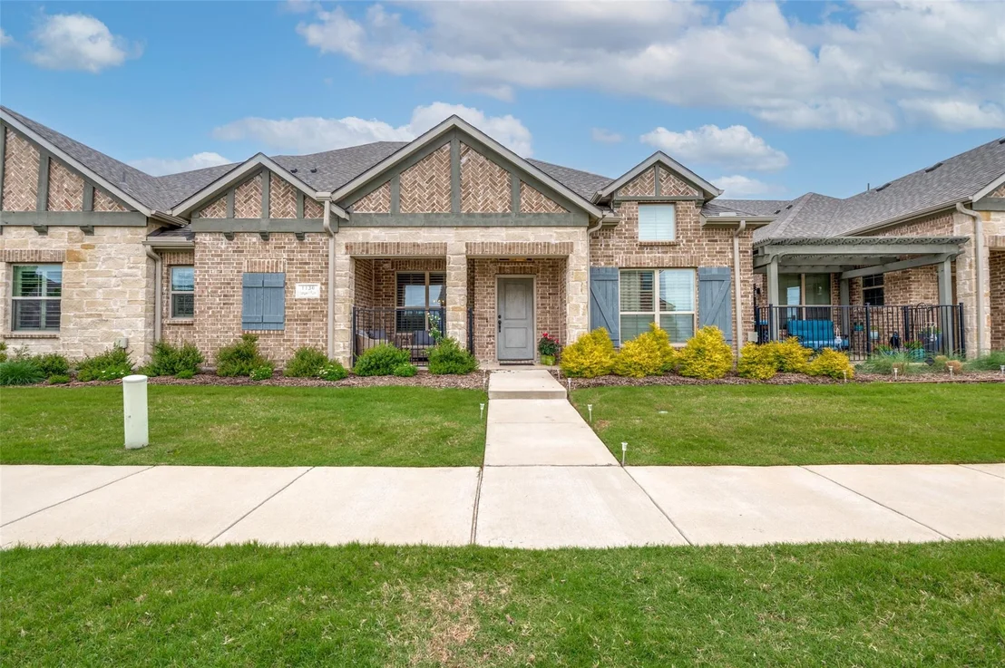Photo of 1130 Foxglove Lane