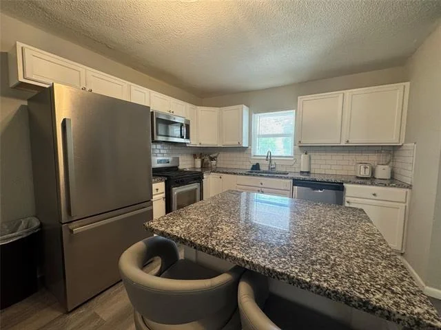 Photo of 105 S Lakeview Drive