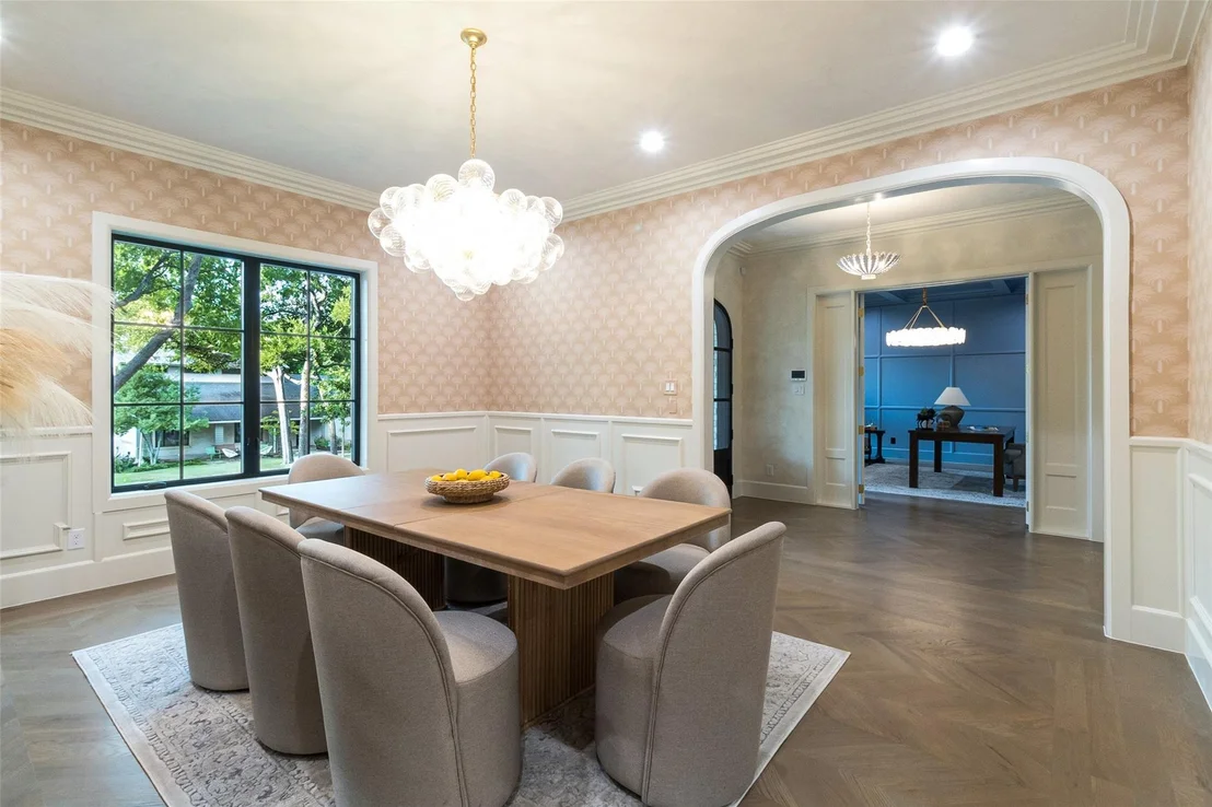Photo of 6910 Wabash Circle