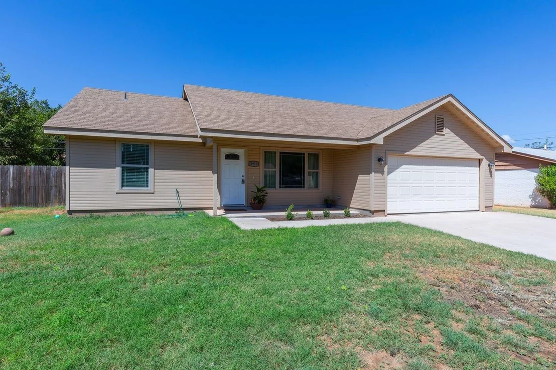 Photo of 2910 Wenwood Road