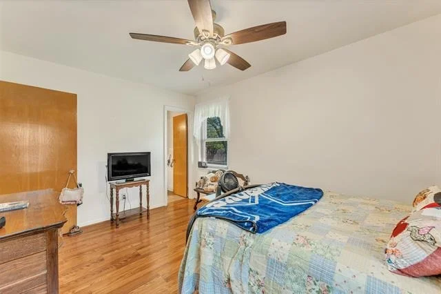 Photo of 1325 Royal Oaks Drive