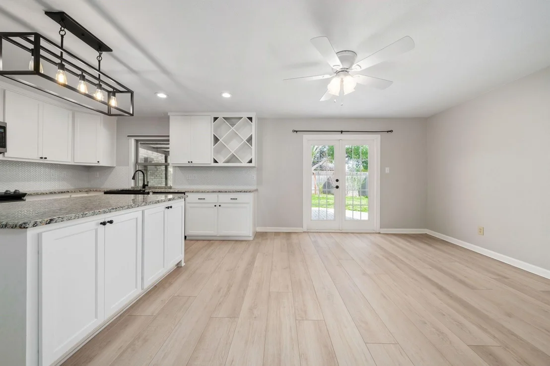 Photo of 413 Sandy Knoll Drive