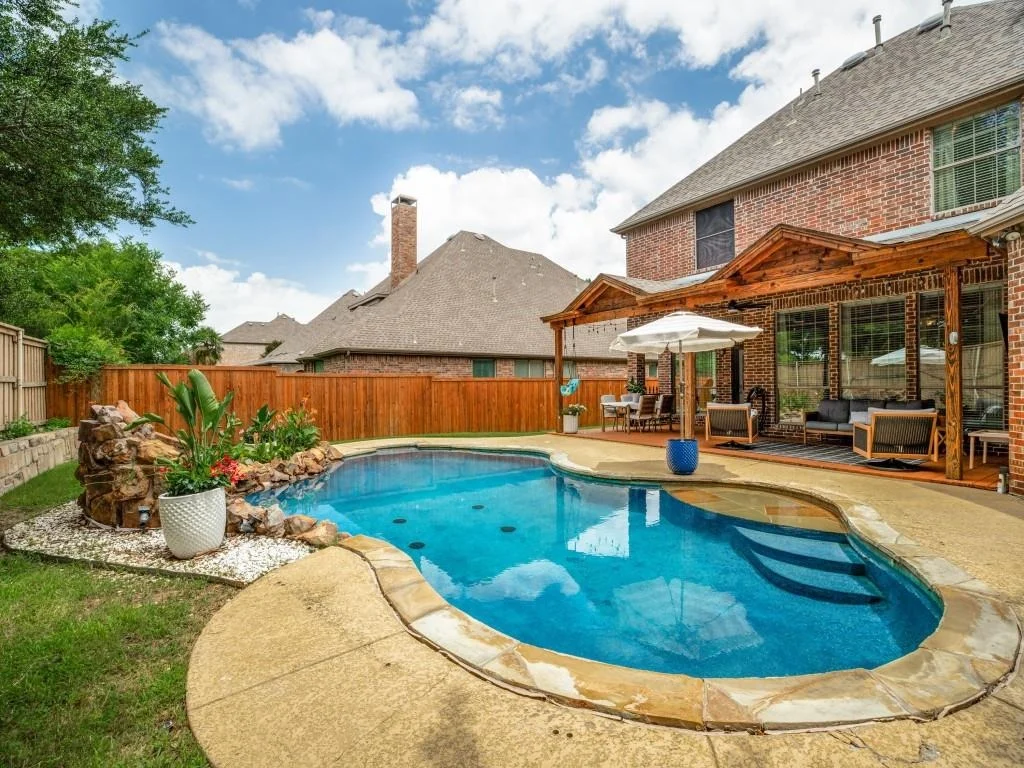 Photo of 1001 Thornapple Drive