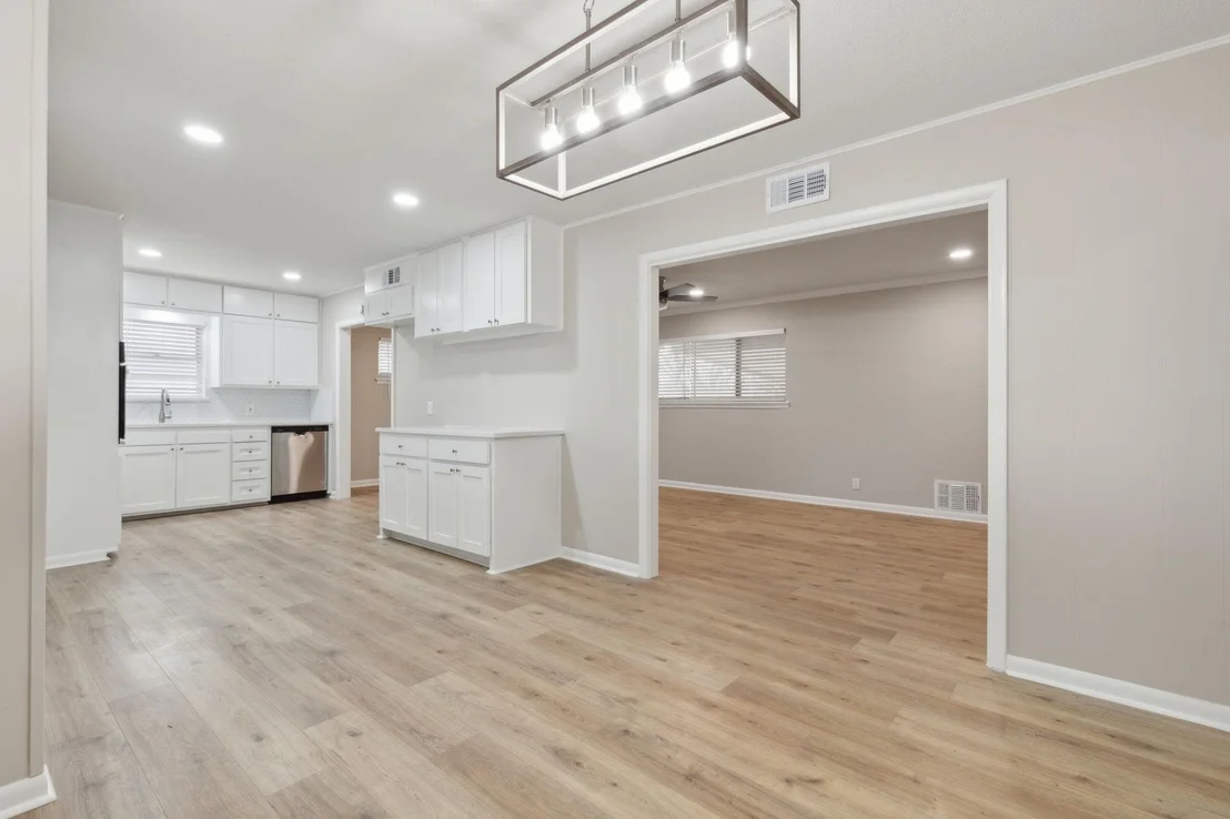 Photo of 1407 Robin Drive