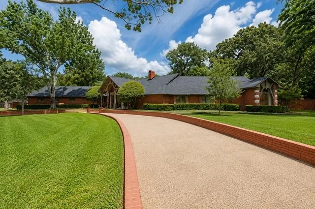 Photo of 112 Willowbrook Drive