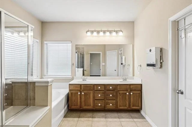 Photo of 1244 Catherine Lane