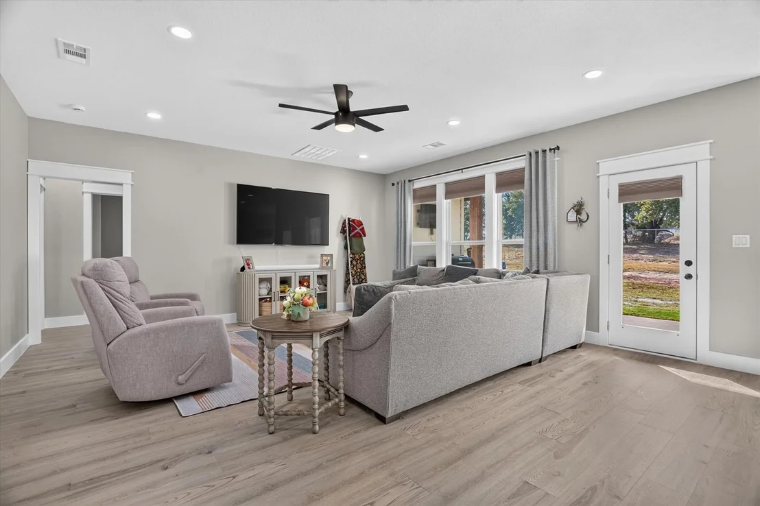 Photo of 332 Jonny Boy Way