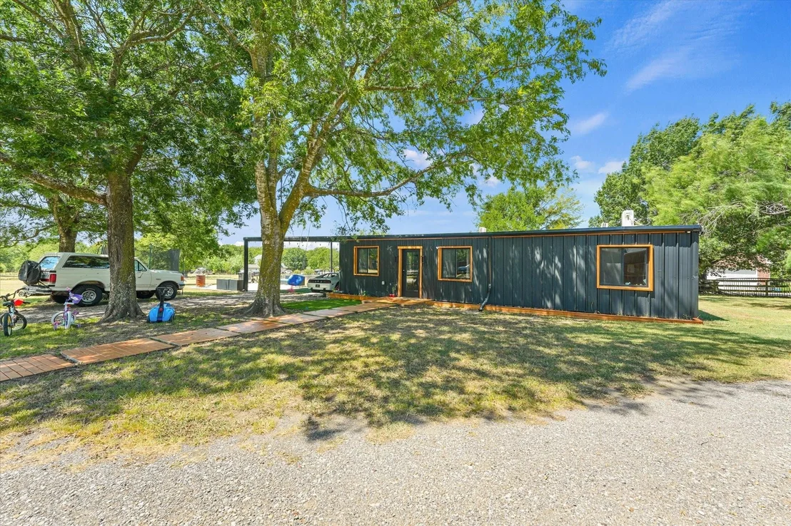 Photo of 9732 Mackenzie Brook