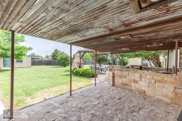Photo of 1070 Larned Lane