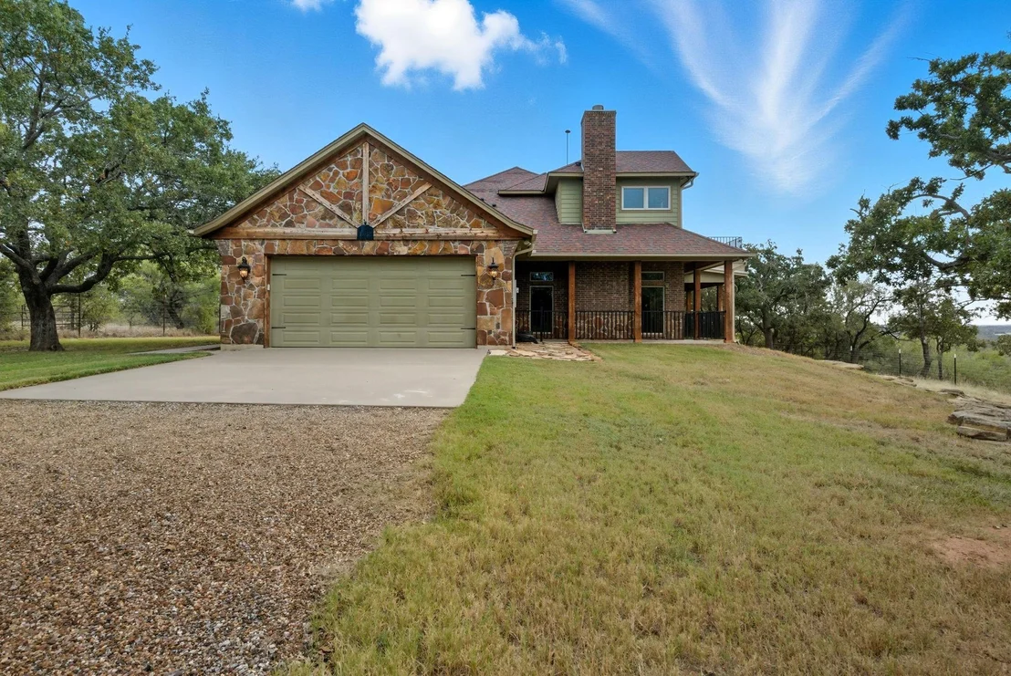 Photo of 735 Gresham Lane