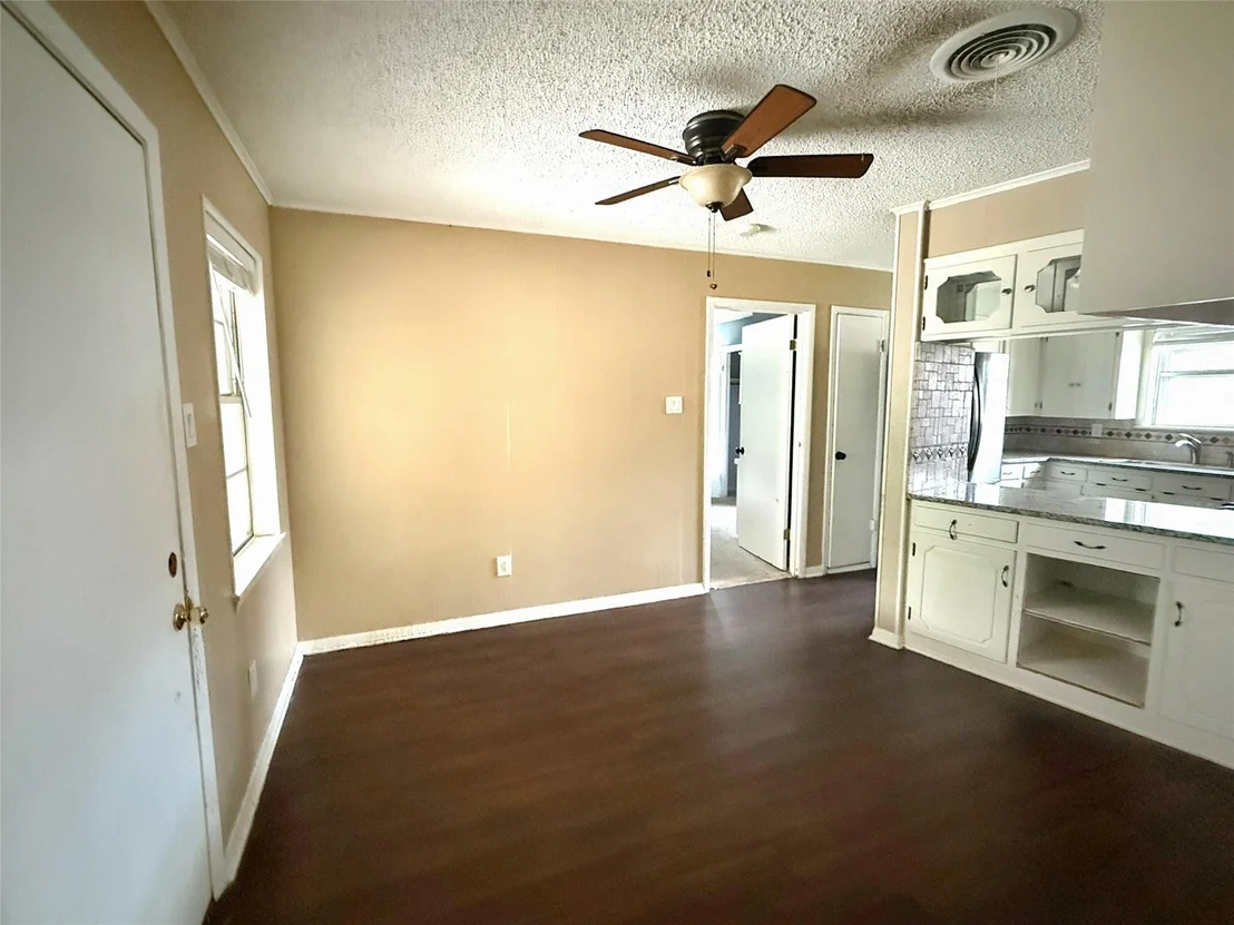 Photo of 3010 Grand Avenue