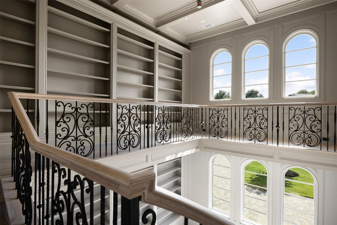 Photo of 402 Lakeway Drive