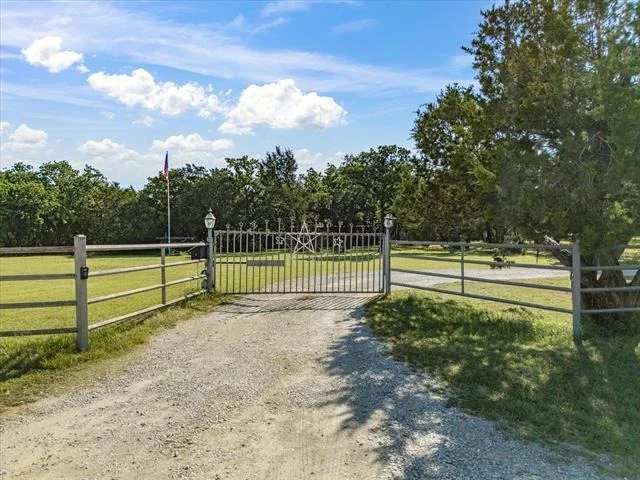 Photo of 3275 Finis Road